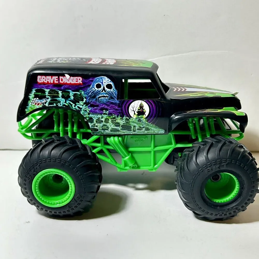 Monster Jam Grave Digger RC Truck 1:24 Scale Remote Control Vehicle No Remote